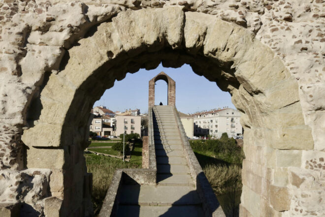 El pont del Diable estrena la restauració de l’arc romà, més d’una dècada després dels primers despreniments
