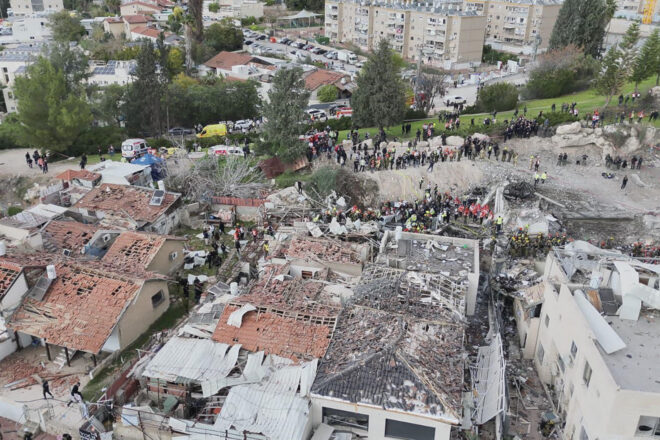 El Regne Unit, França i Alemanya amenacen amb “destruir la capacitat de l’Iran de llançar míssils i drons”