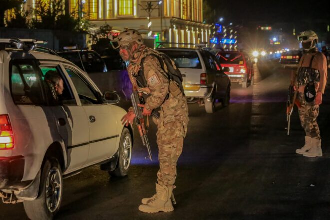 El Paquistan bombarda Kabul i declara la “guerra oberta” a l’Afganistan