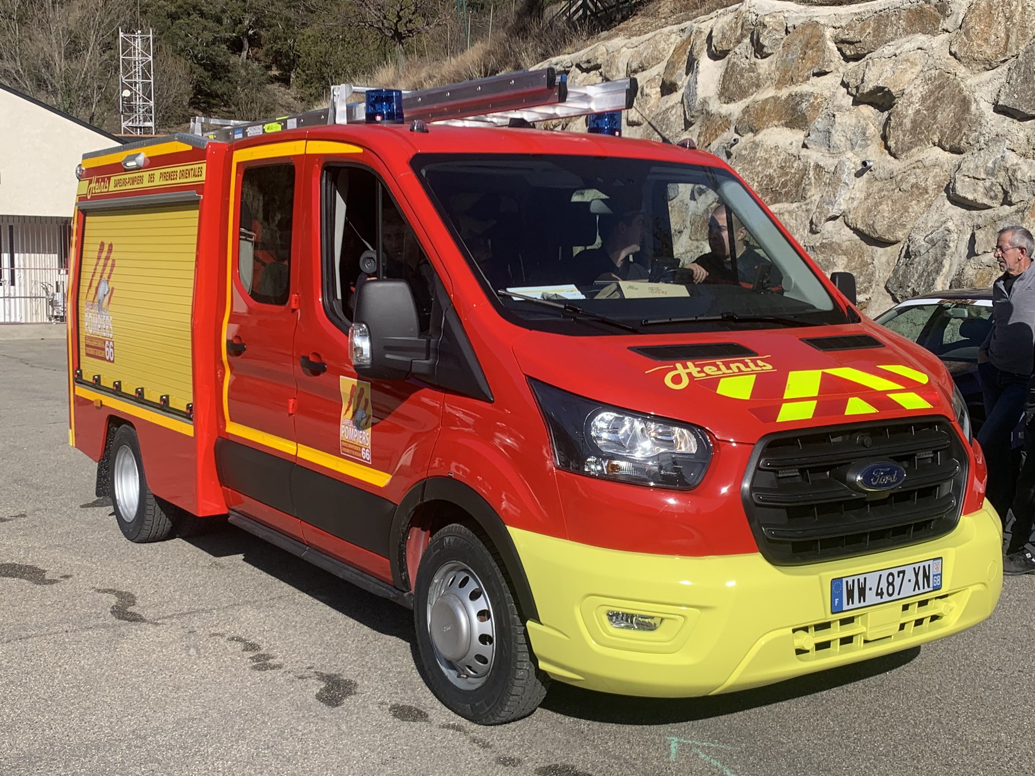 Imatge d'arxiu d'un equip d'emergència de SDIS.