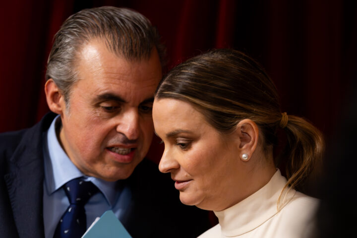 El conseller d'educació, Antoni Vera, i la presidenta Marga Prohens (fotografia: Martí Gelabert).