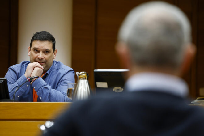 La lliçó d’Àlex Carabal a les Corts: “Saben què és perdre-ho absolutament tot?”