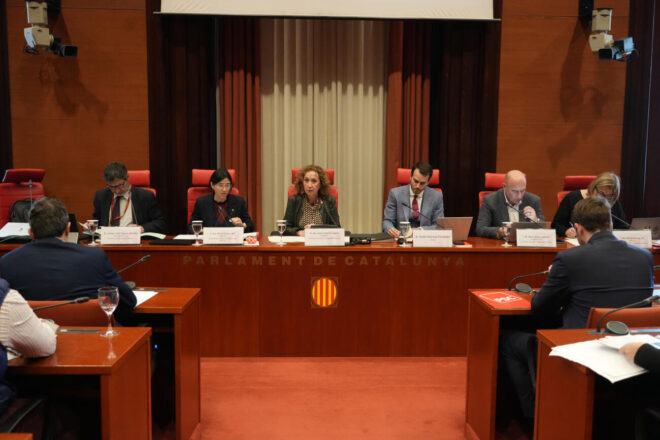 Sorprenent picabaralla al parlament entre Parlon i Capella durant la compareixença per les actuacions policíaques