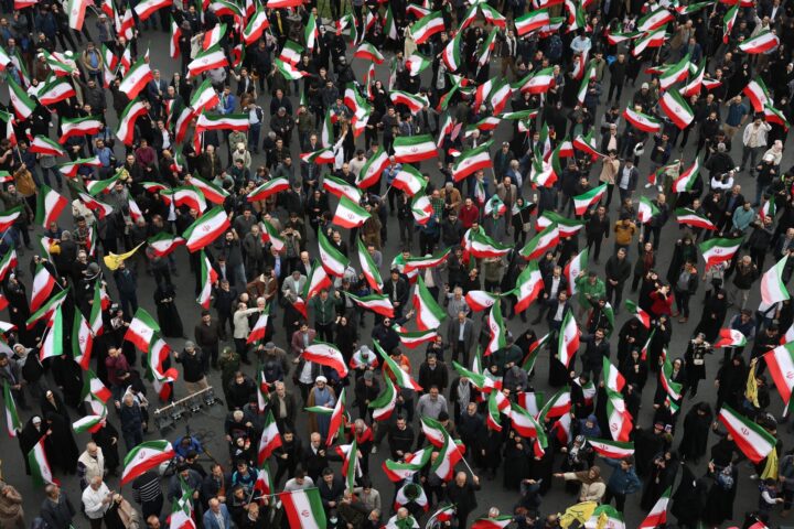 Els iranians es manifesten a Teheran després dels atacs dels Estats Units i Israel