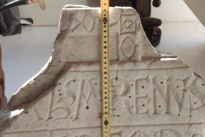 Cultura recupera una peça clau del romànic del monestir de Sant Pere de Rodes atribuïda al Mestre de Cabestany