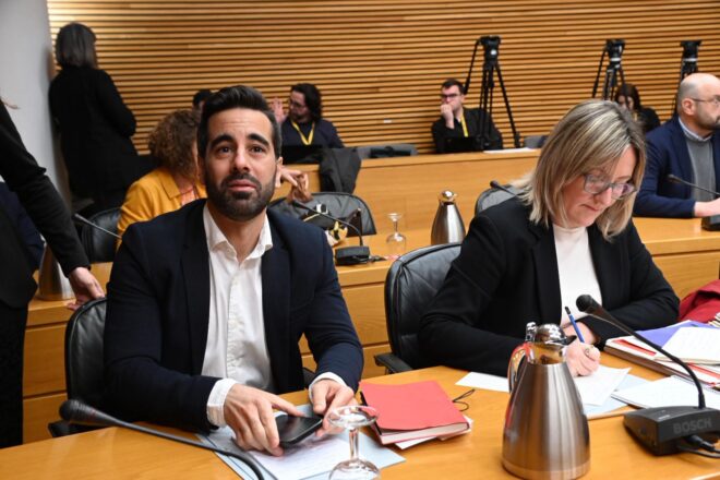 L’oposició acusa PP i Vox de voler “encobrir” Mazón en les conclusions de la comissió de les Corts sobre la gota freda