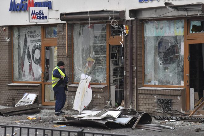 Una policia morta i vint-i-cinc ferits en un atemptat amb explosius a Lviv