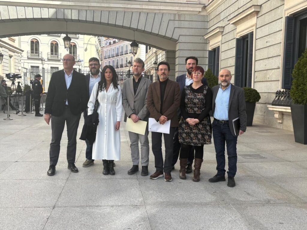 El congrés espanyol refusa una investigació sobre vexacions, abusos i suïcidis durant la mili per l’abstenció del PSOE