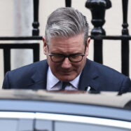 La patacada electoral dels laboristes a Manchester deixa Starmer entre l’espasa i la paret