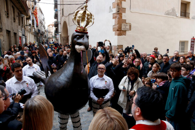 Valls estrena la nova Àliga recuperant la imatge de la figura barroca destruïda el 1936