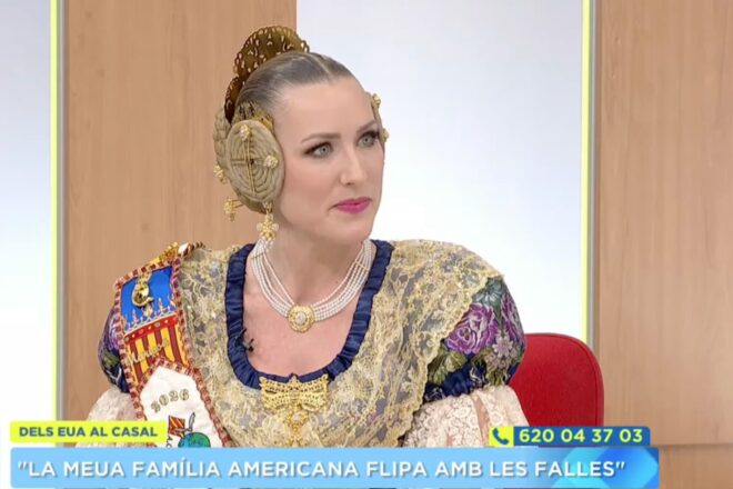 [VÍDEO] La lliçó d’una fallera dels EUA que mantè el català en À Punt: “La llengua és part de la cultura”
