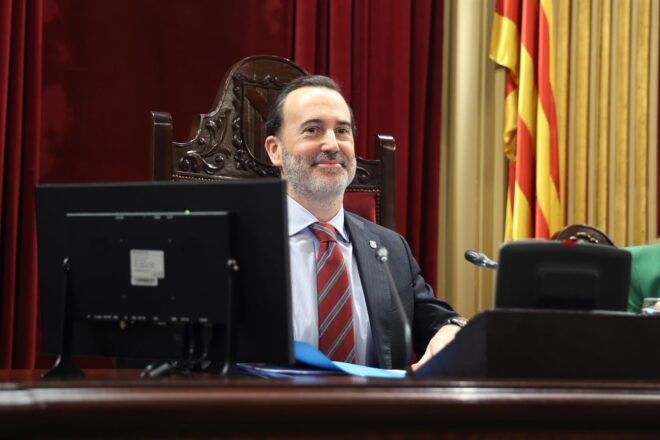 El parlament de les Illes torna a publicar el butlletí oficial en castellà 34 anys després