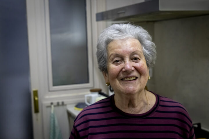 Lydia Llopart, a la seva cuina (fotografia: Albert Salamé).