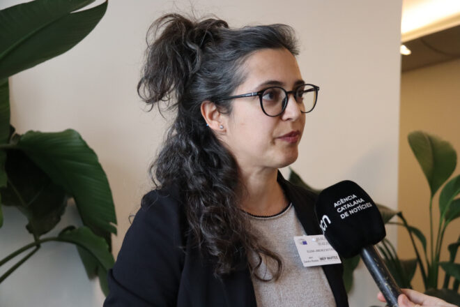 Òmnium denuncia al Parlament Europeu la inacció de l’estat espanyol amb el Catalangate