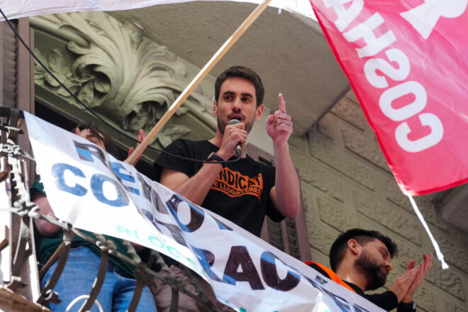 La jutgessa atura el desnonament del veí del bloc Sant Agustí fins que es resolgui el recurs a l’Audiència