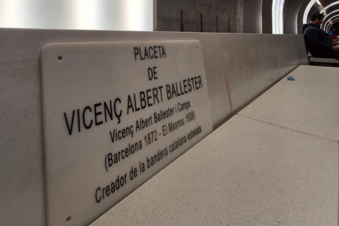 Un veí de Barcelona recupera la placa dedicada al creador de l’estelada, que es venia a Wallapop