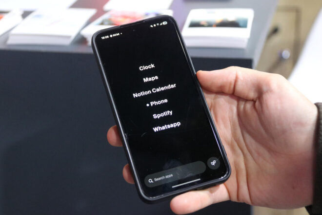 Mòbils pensats per desenganxar-se de les xarxes: reduir-ne l’ús sense renunciar a les funcions bàsiques