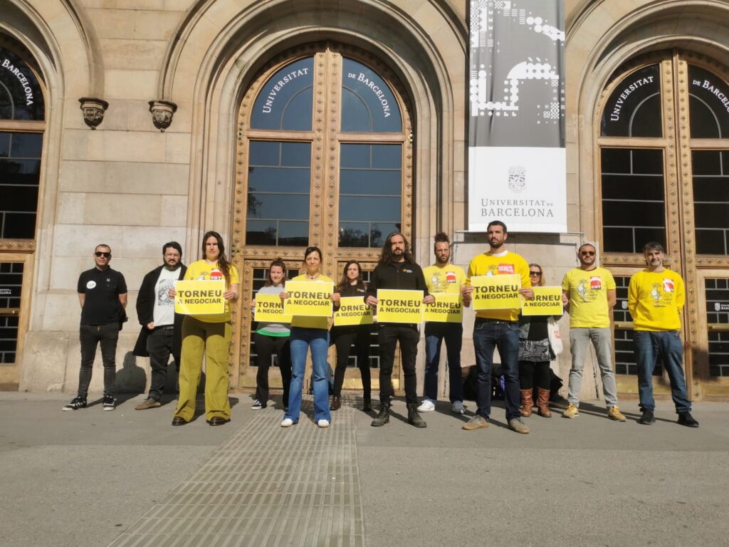 Els sindicats d’educació crítics es reuniran dijous amb el govern, però amenacen amb més vagues
