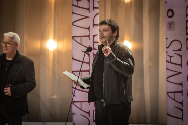 Carles Rebassa guanya el Premi Sant Jordi amb ‘Prometeu de mil maneres’ en una nova Nit de les Lletres Catalanes