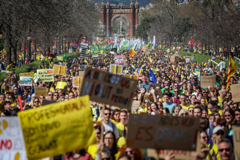 Nova vaga de docents a tot Catalunya, en plena negociació amb Educació