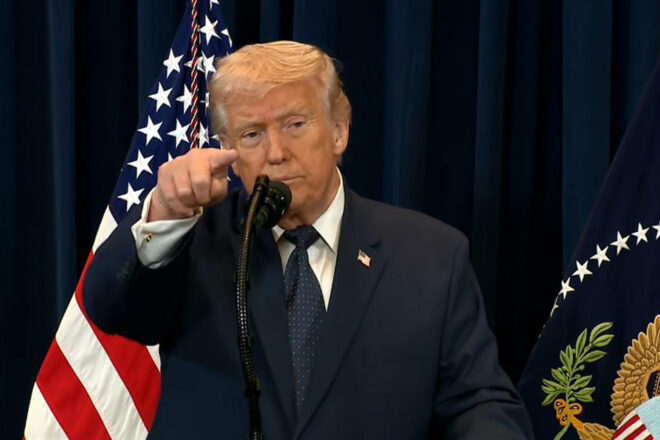 [VÍDEO] Trump fa befa dels atacs a vaixell iranians: “Em diuen que és més divertit enfonsar-los”