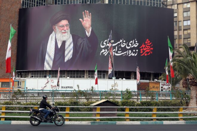 Com funciona la successió de Khamenei, i qui podria ser el nou líder suprem de l’Iran?