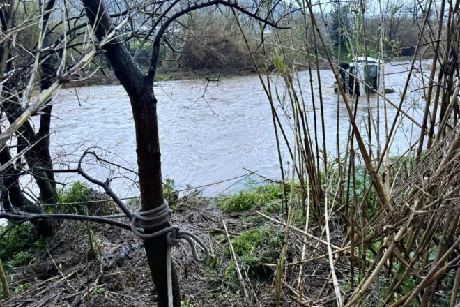 Els bombers troben un cadàver a la zona on cercaven un conductor arrossegat per la riera a Llinars