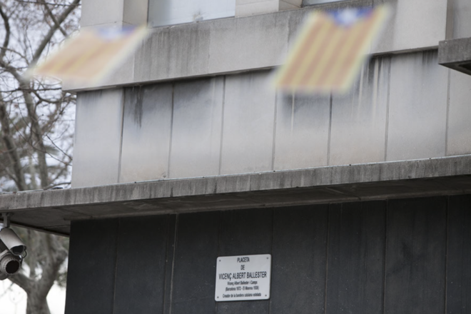 La placa dedicada al creador de l’estelada a Barcelona apareix a Wallapop