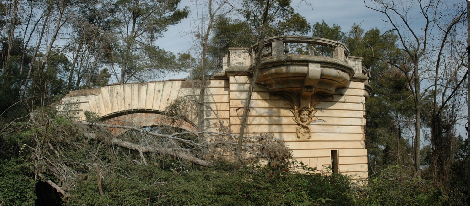 Restes del mirador del casino el 2007. Fotografia: Viquipèdia
