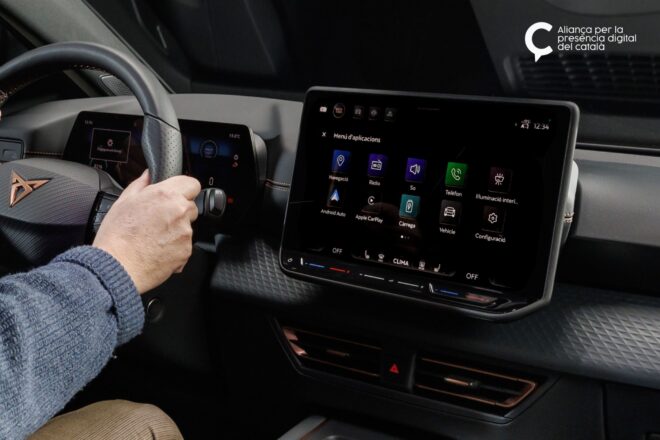 El nou Cupra Born és el primer cotxe europeu que incorpora el català