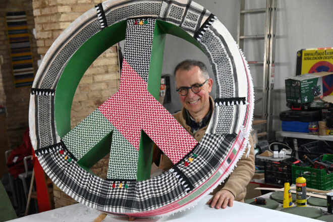 Gil-Manuel Hernández Martí: “Menys de cent persones controlen la Junta Central Fallera, els jurats, els mitjans i practiquen l’omertà”