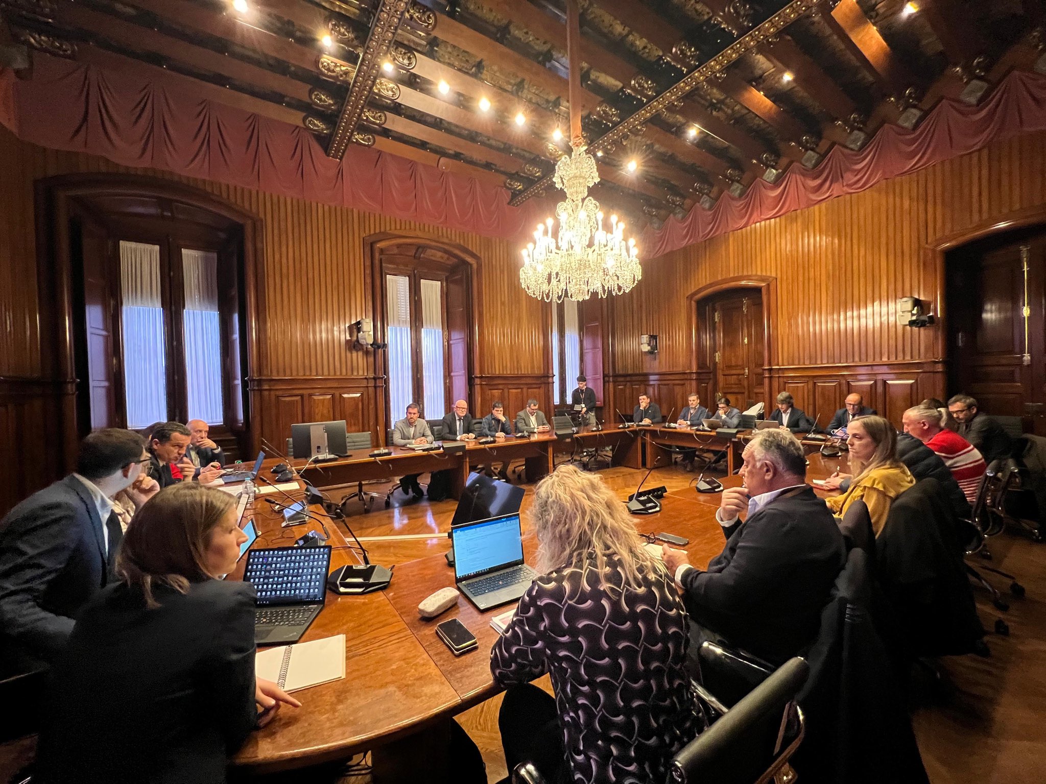 Un moment de la reunió entre el Departament i els pagesos.
