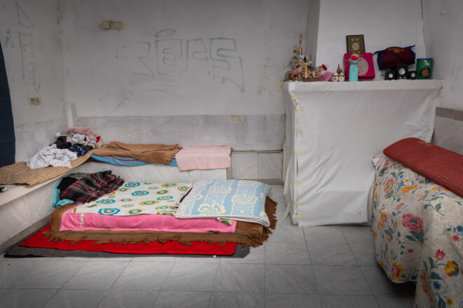 “I ara on vaig, davall d’un pont?”: l’angoixa dels veïns que viuen a l’antiga presó i que l’ajuntament desnonarà