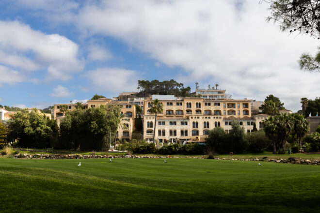 Luxe i golf: així és l’hotel de Mallorca vinculat al nou líder suprem de l’Iran