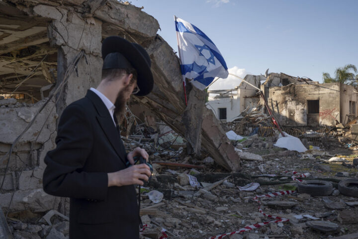 L’impacte d’un míssil iranià a Dimona, al sud d’Israel