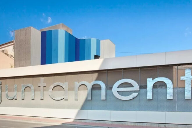 Dimiteix una regidora de Vox a l’Alfàs del Pi per l’ansietat que li ha causat l’hostilitat del portaveu del partit