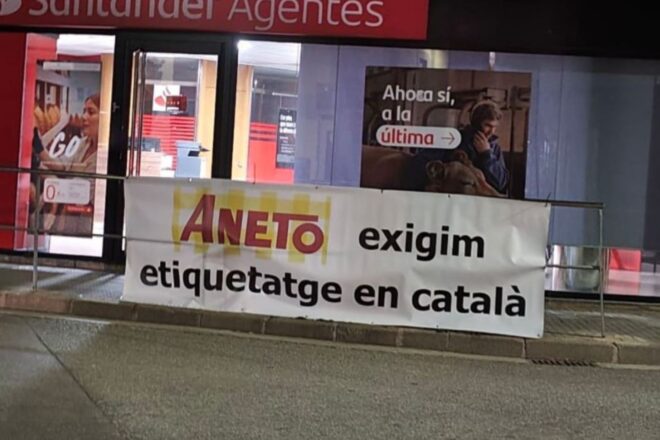 Veïns d’Artés reclamen a Aneto que etiqueti els seus productes en català