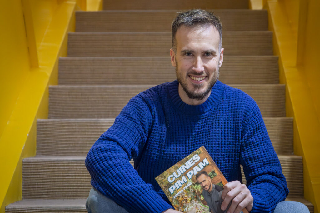 Arnau París: “Et passaràs un quart enganxat a TikTok; per tant, no val l’excusa que no tens temps per a cuinar”