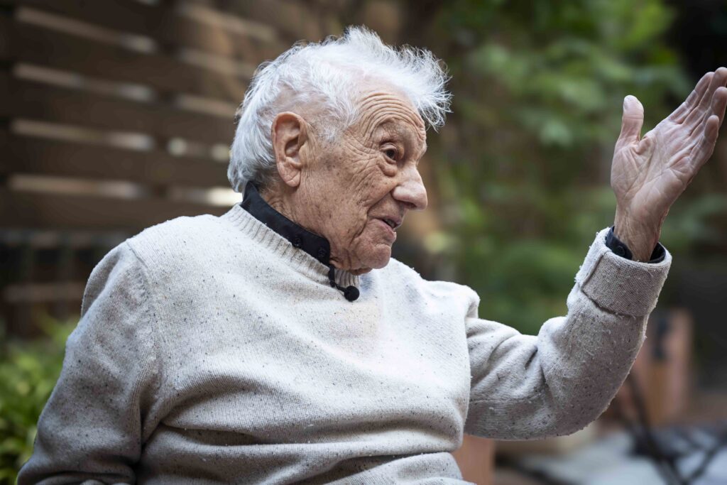 Artur Blasco. Investigador i divulgador del folklore i el can&ccedil;oner popular catal&agrave; dels pobles del Pirineu.