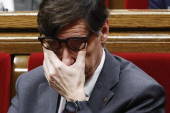 Salvador Illa durant la sessió parlamentària d'ahir. (Fotografia de Quique Garcia)