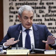 Les converses que acorralen Zapatero pel cas Plus Ultra: “D’aquí vindrà la picossada”
