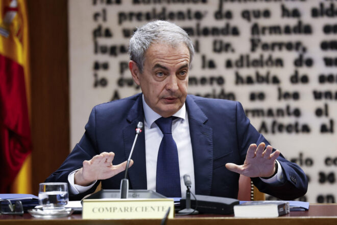 Zapatero nega cap relació amb el rescat de l’aerolínia Plus Ultra