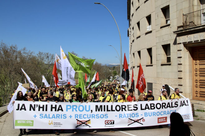 Manifestacions de docents a la Seu d’Urgell i a Manresa per a exigir millores en l’educació