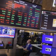 La foguera de Trump sobre l’Iran no enfonsa els mercats