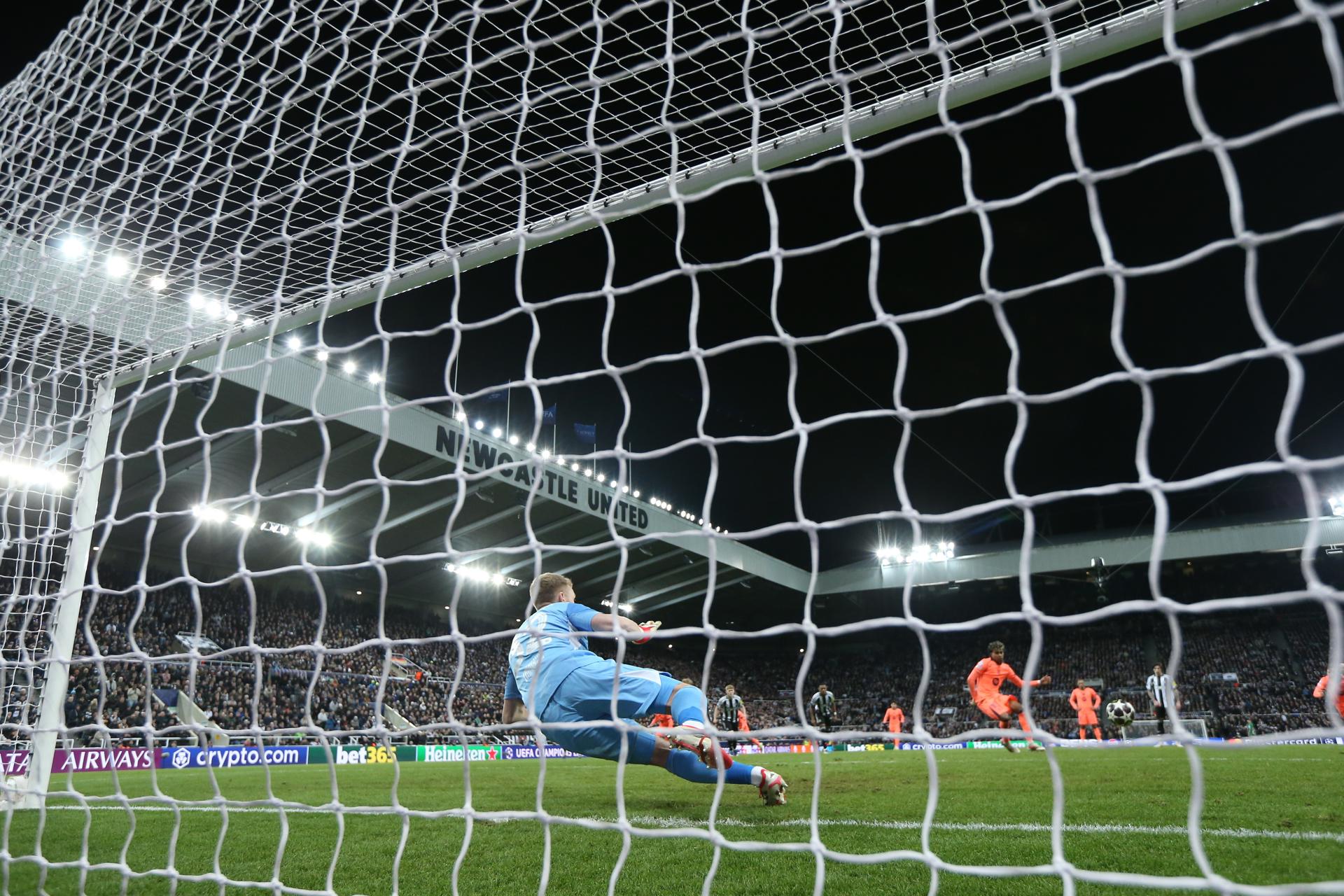 El gol de Lamine Yamal a Newscastle. (Fotografia: Adam Vaughman)
