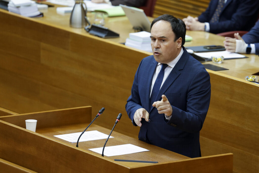 El primer pressupost de Pérez Llorca, pendent d’un acord amb un Vox cada volta més exigent
