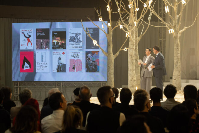 Carles Rebassa guanya el Premi Sant Jordi amb ‘Prometeu de mil maneres’ en una nova Nit de les Lletres Catalanes