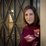 Emma Zafón: “Hi ha homes que no se’n van de casa fins que no es casen i tenen una altra dona que els ho faça tot”