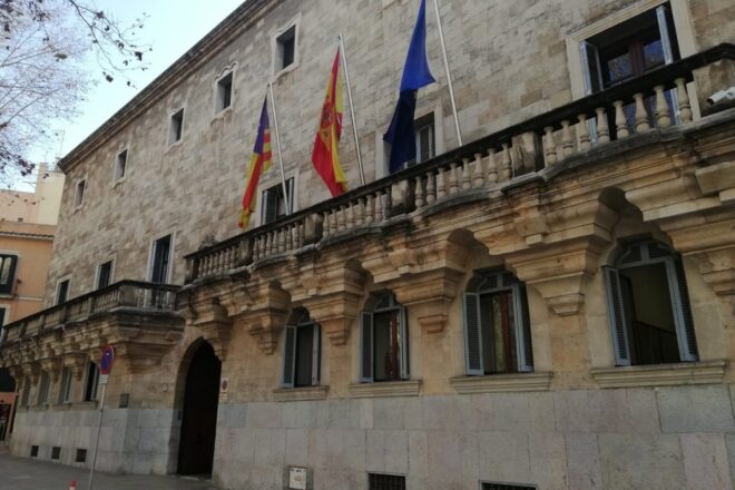 Els acusats d’una violació grupal admeten els fets i accepten 72 anys de presó