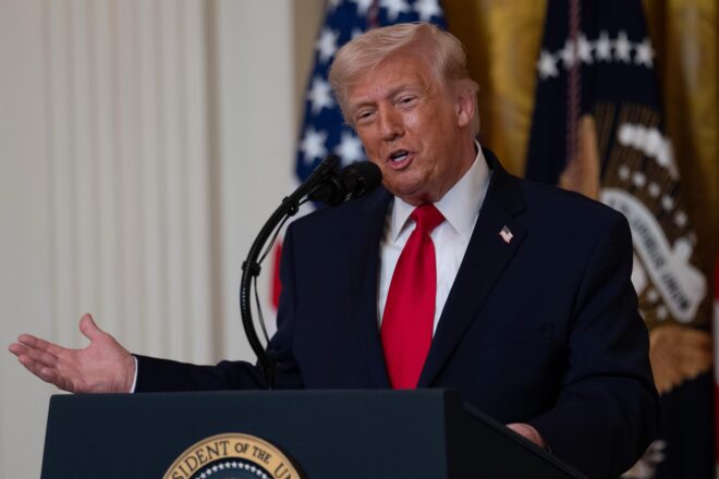 Trump anuncia un bombardeig sobre l’Illa de Laraq, a l’Iran, però diu que no n’ha tocat la infrastructura petroliera